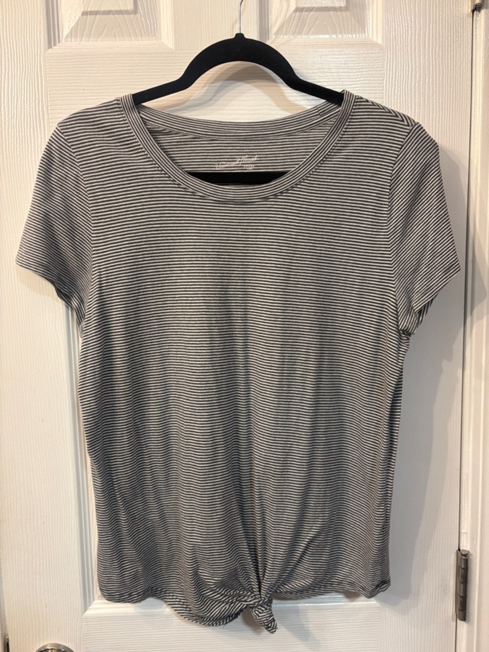 Universal Thread Black & White Striped Short Sleeve Tie-Front Tee